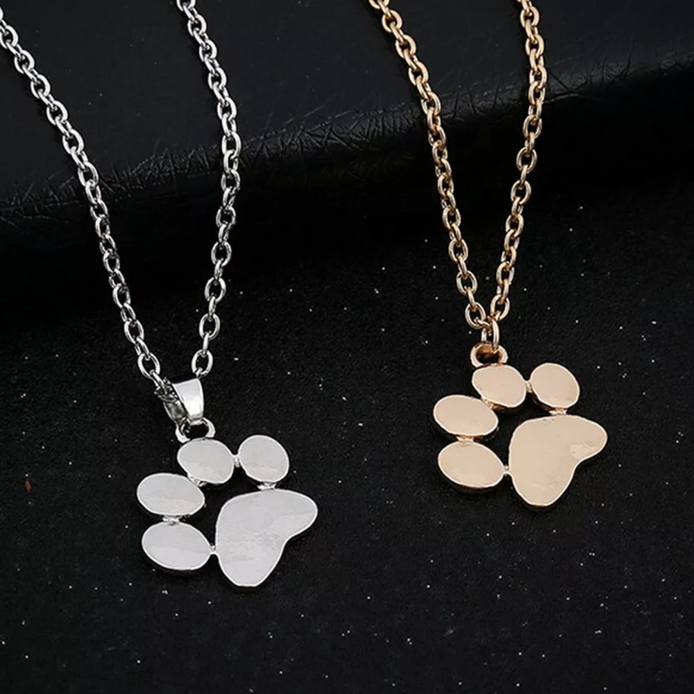 🐶 💕 Paw print pendant necklace!!